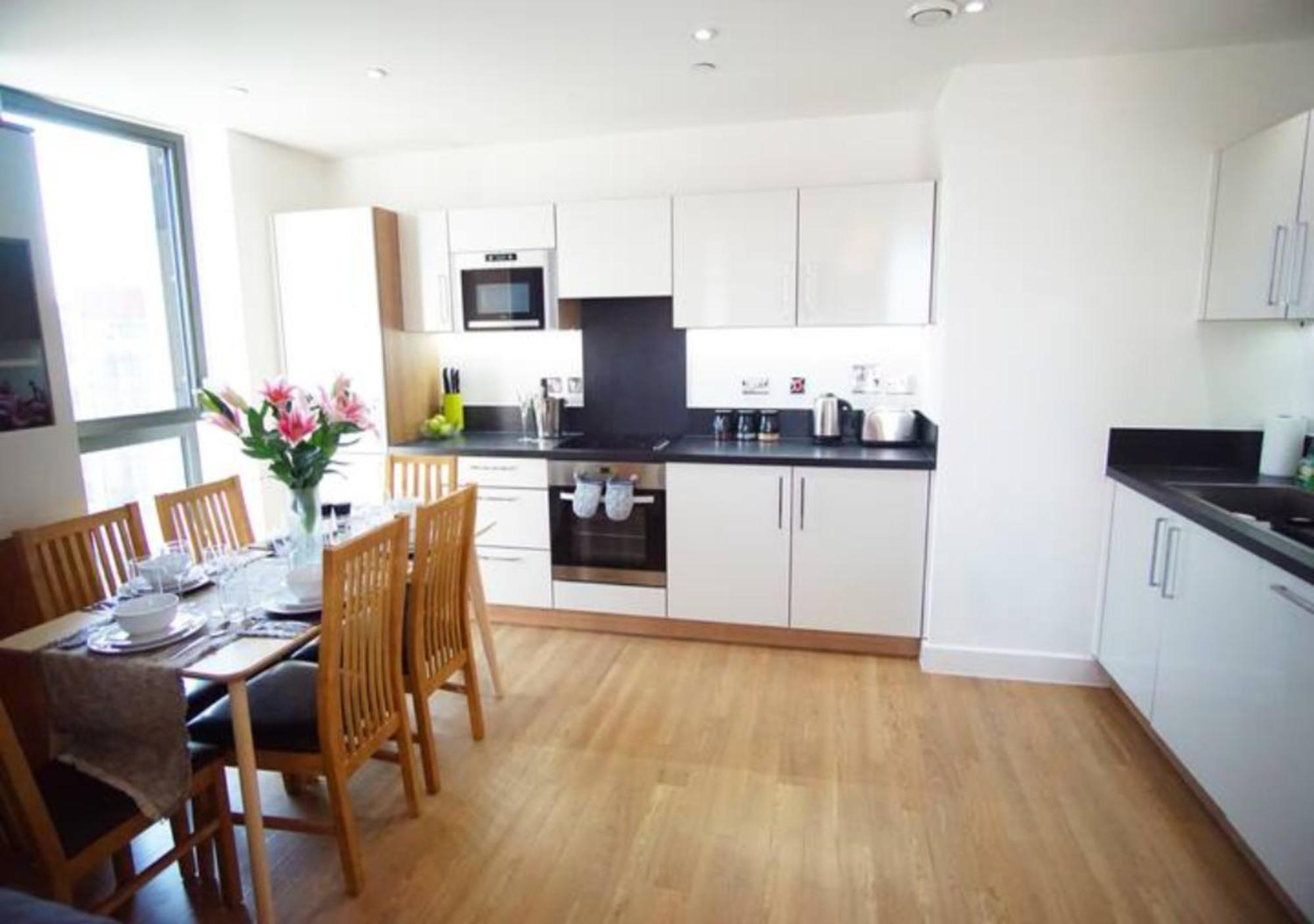 Deluxe Spacious 2Br Flat Near Excel London And O2 Arena Апартаменты