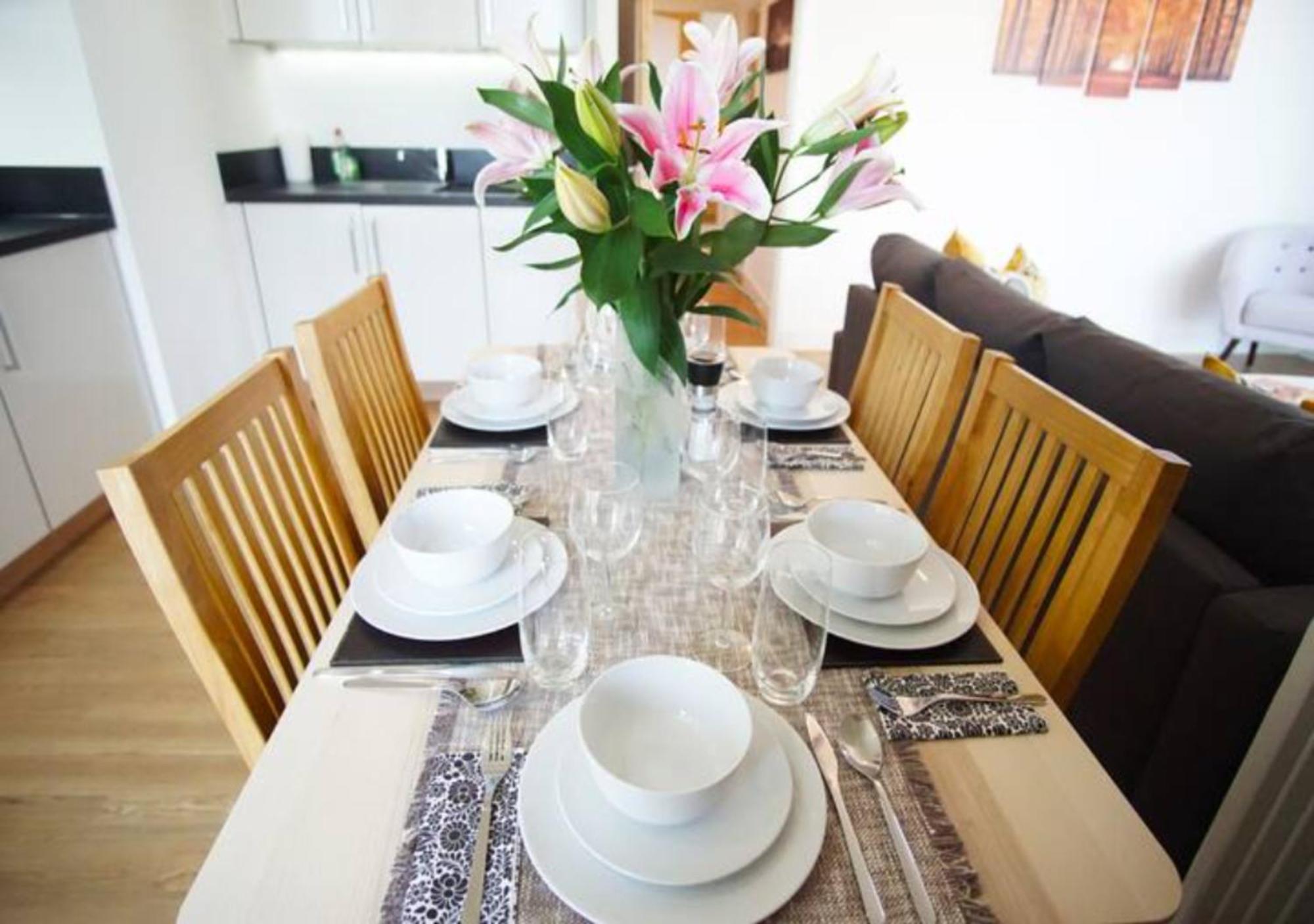 Deluxe Spacious 2Br Flat Near Excel London And O2 Arena Лондон